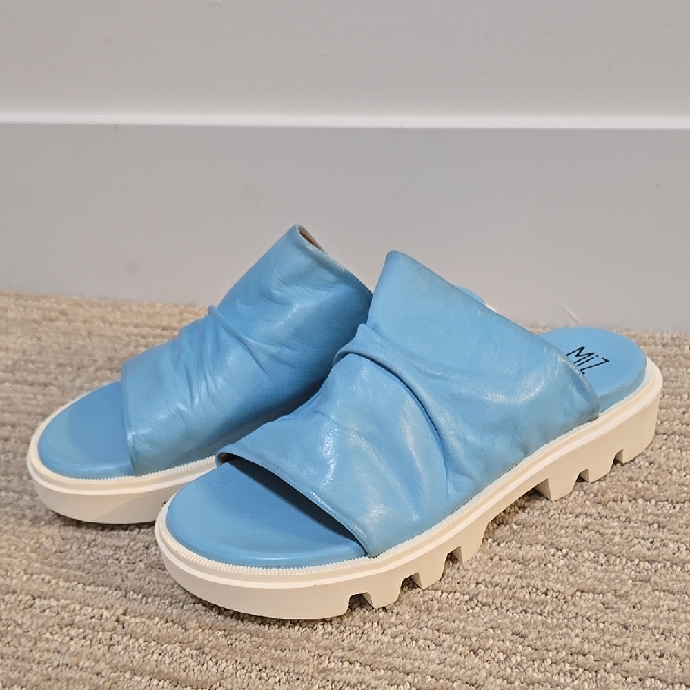 BNIB Miz Mooz Women's Blue Slide Sandals Size 10/41